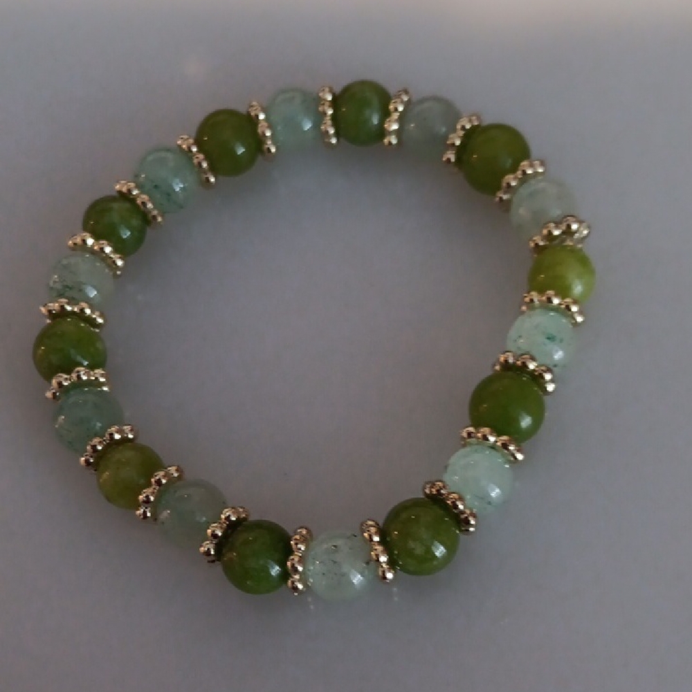 Chic Green and Gold Beaded Bracelet